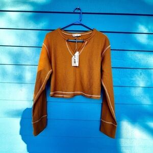 New In by VeryJ cropped waffle rusty coloured long sleeve top. Women size Medium